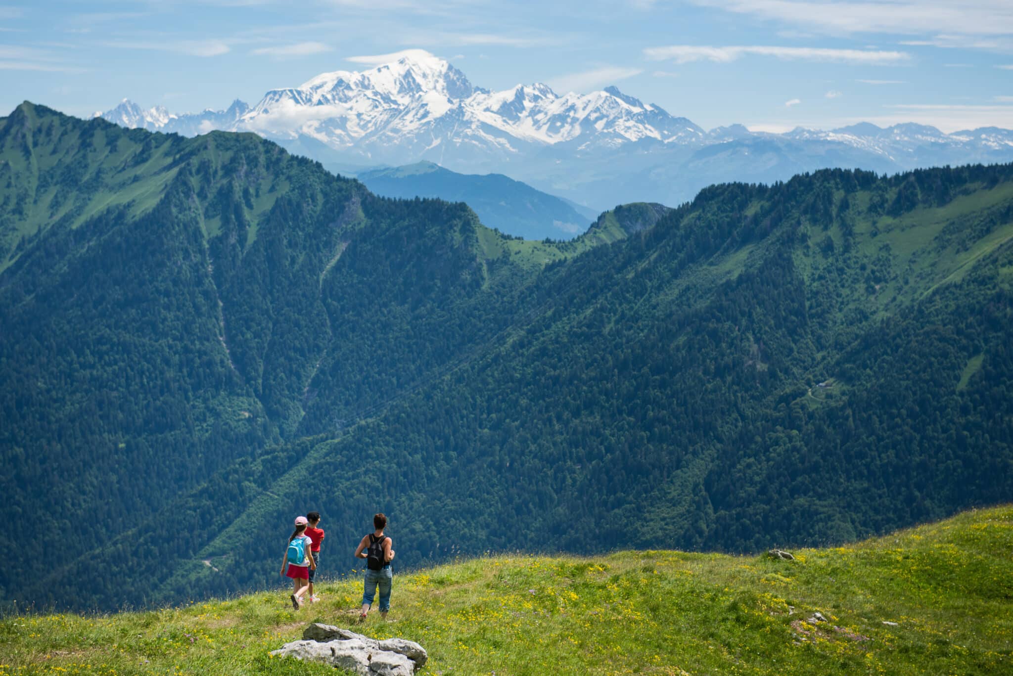 Randonneurs à la Sambuy avec vue sue le Mont Blanc